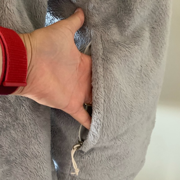 The NorthFace | Gray Plush zip XL - Picture 4 of 9